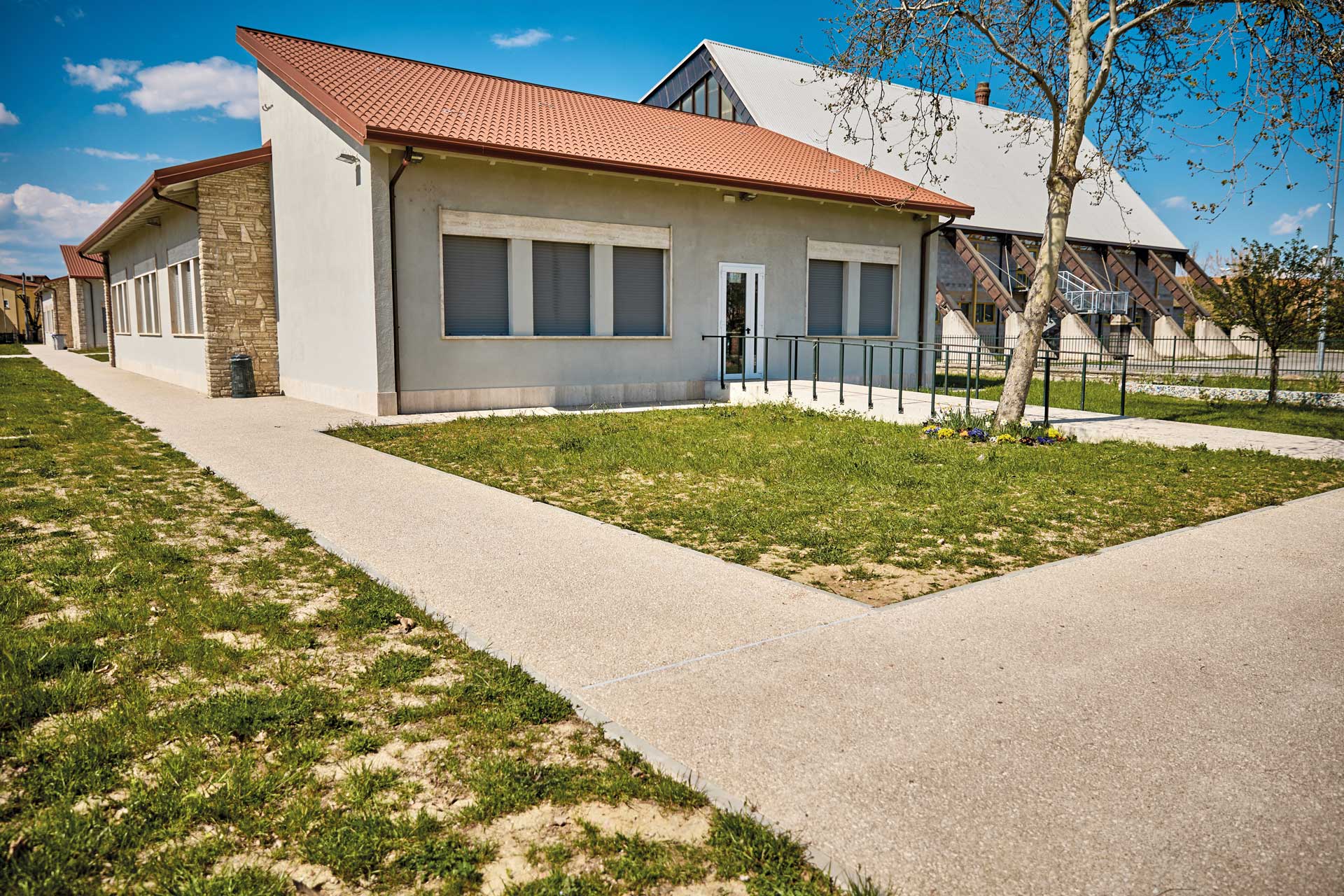 22-04-16Scuole-via-Marche-1
